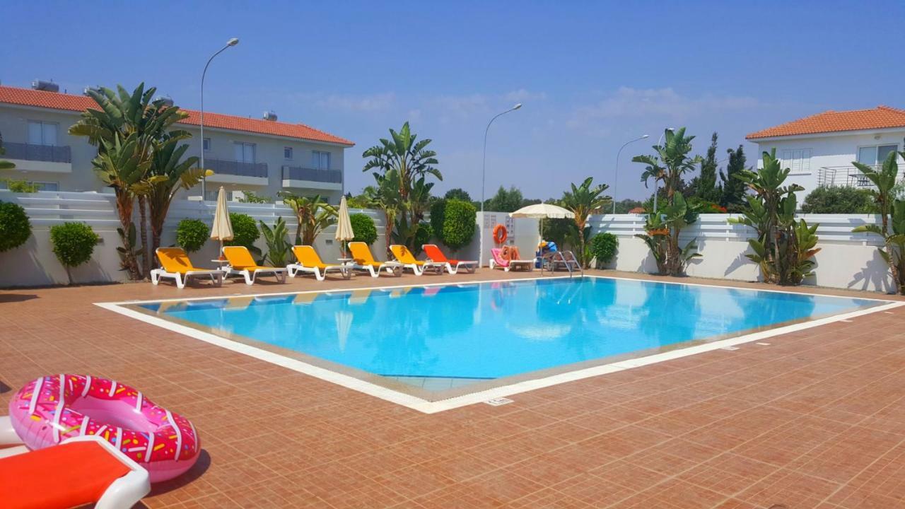 ♥ Sunny&Cozy Family Apartment ★ Walk To The Beach☼ Paralimni Eksteriør billede